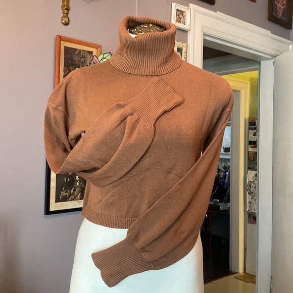 COPY - Forever 21 bishop sleeve sweater. Size L fits like an oversized small. - Picture 2 of 6